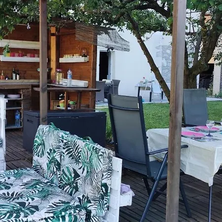 Le Petit Coin Au Bord Du Apartment