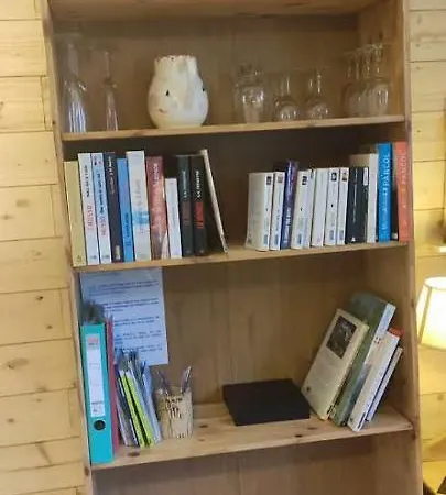 Le Petit Coin Au Bord Du Apartment